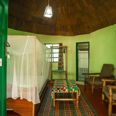 The Akwidaa Inn Екстериор снимка