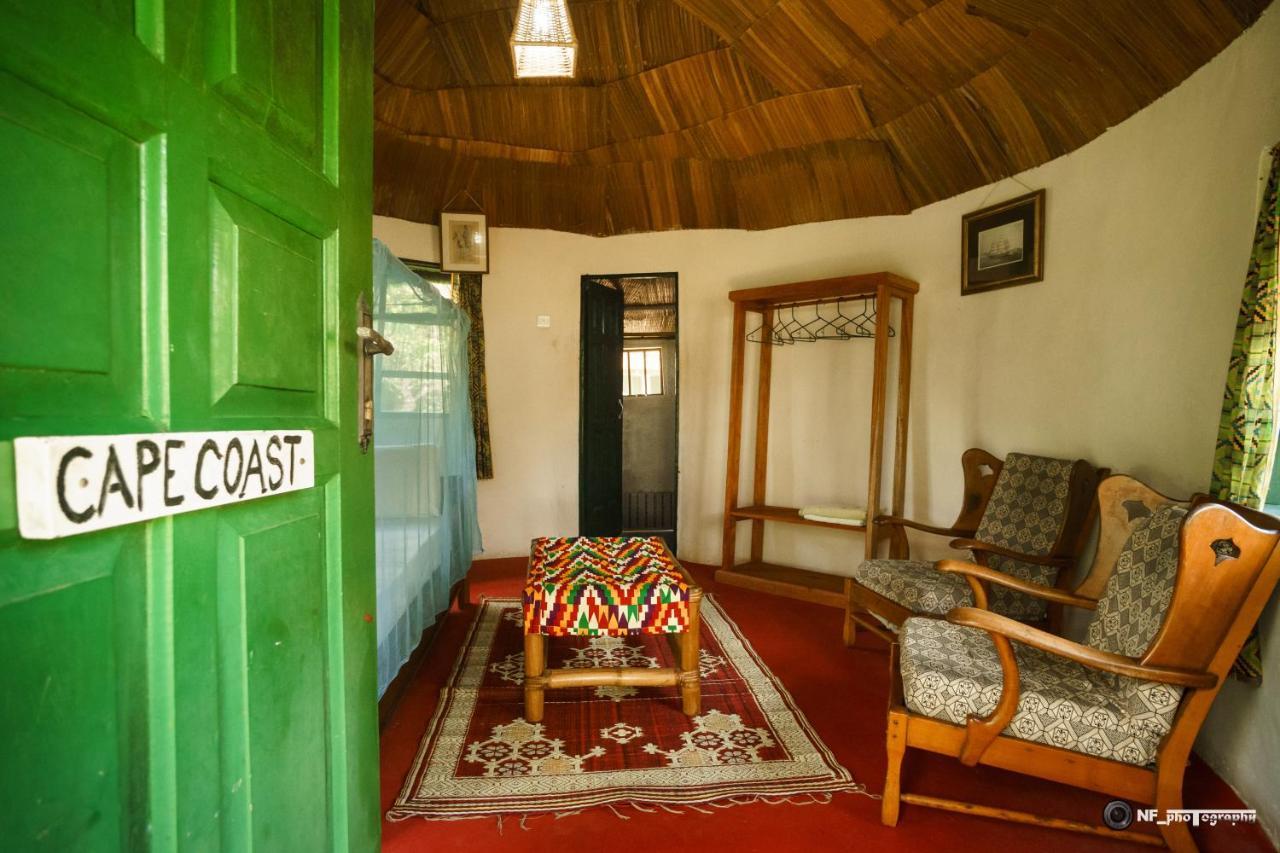 The Akwidaa Inn Екстериор снимка